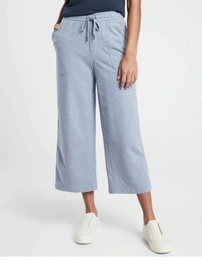 Like New ATHLETA Farallon heathered Light Blue Cropped Wide-Leg Drawstring Pants